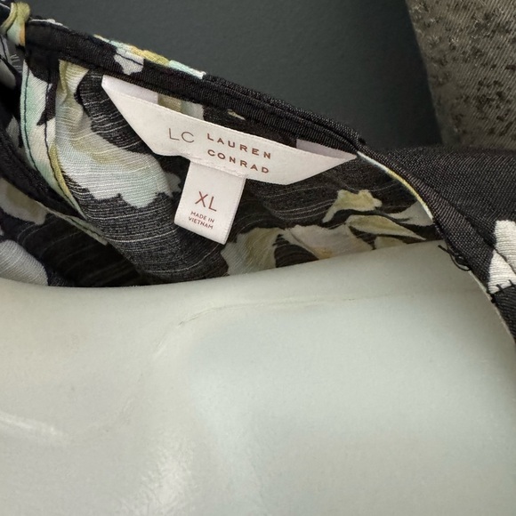 CL Lauren Conrad floral Print Women's Top - Black and Green - Picture 4 of 6